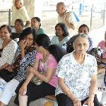 Seniors frolic at picnic to honor mothers