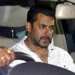 Salman Khan acquitted, breaks down in court