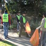 Sewa Day 2014: Atlanta volunteers clean a road in Cobb County